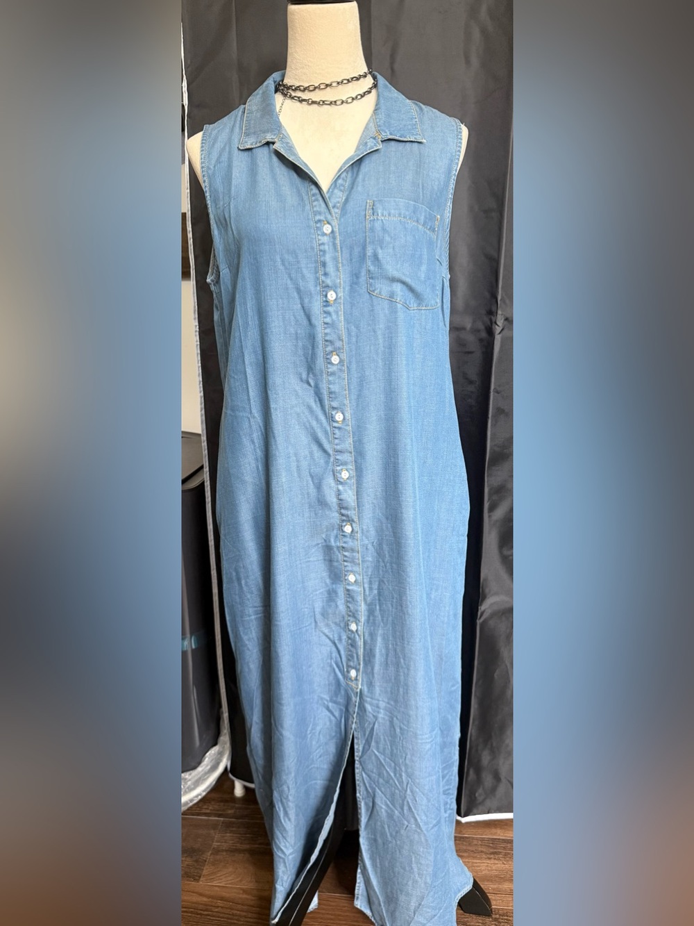 easel Light Blue Chambray Button-Front Maxi Dress